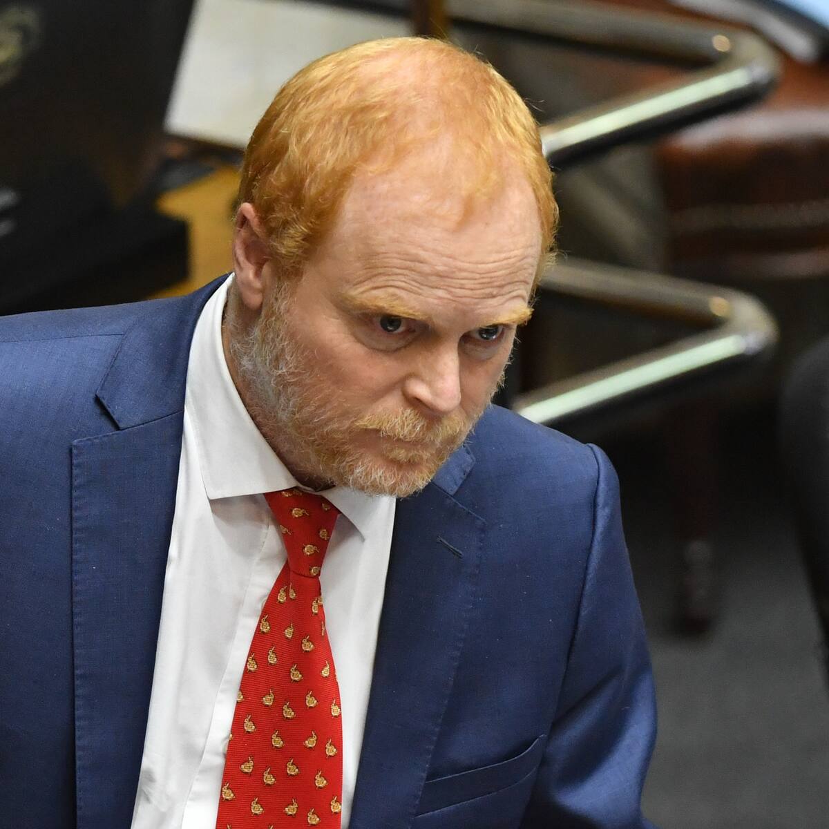 “No puedo más que estar de acuerdo”: senador Edwards apoya a embajador de EE.UU. por dichos sobre origen del estallido social