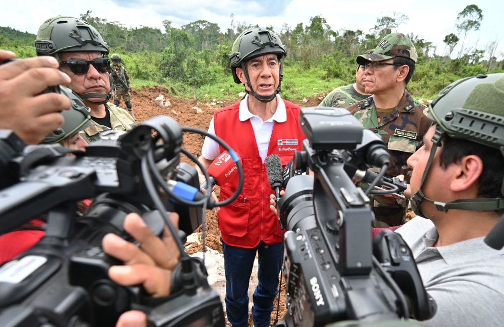 El ministro de defensa peruano Walter Martos
