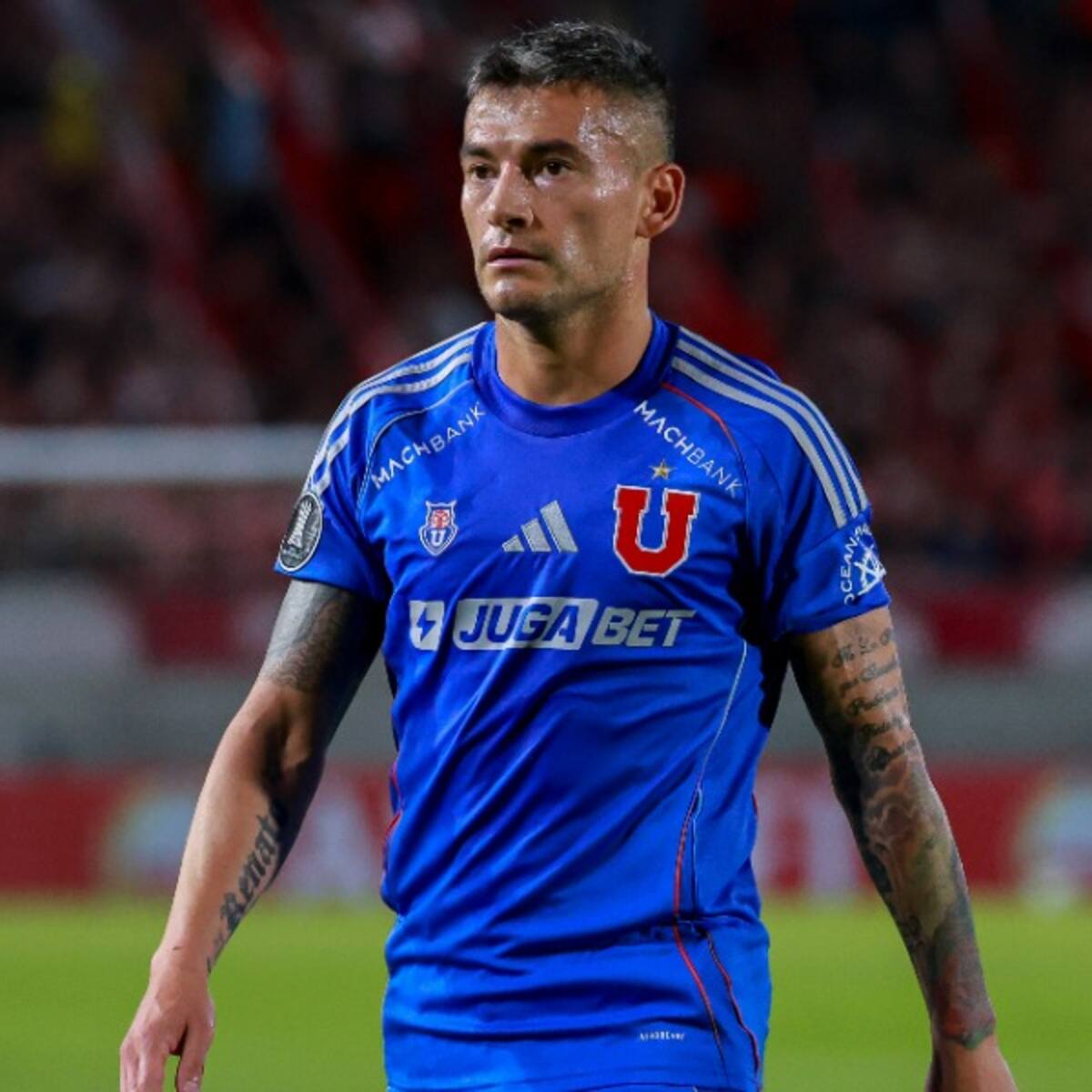 Oficial: Charles Aránguiz es baja en La Roja y Gareca llama a un futbolista que milita en el extranjero