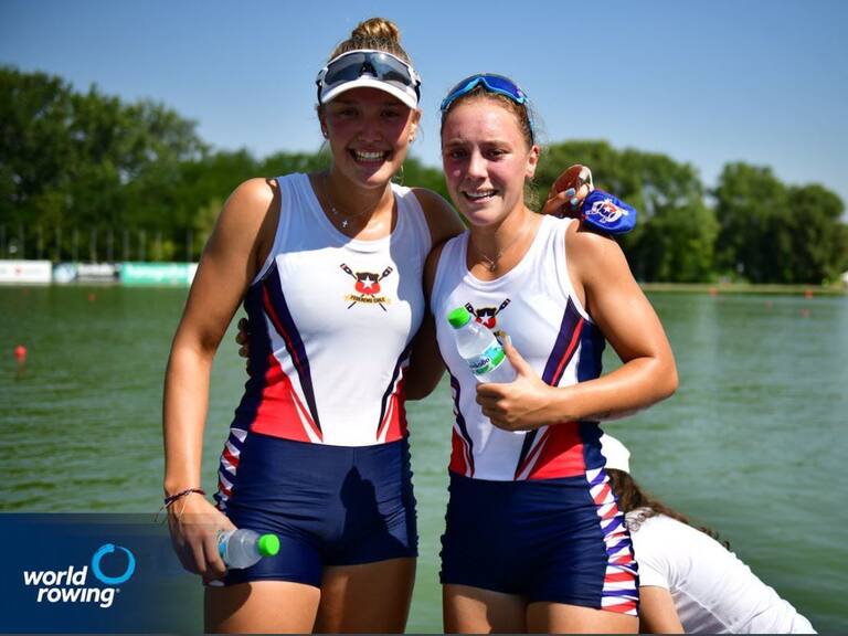 Team Chile del remo logró el subcampeonato en el par femenino del Mundial Junior