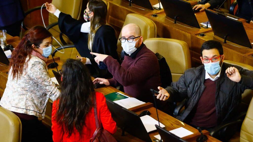 12 DE MAYO DE 2020/VALPARAISODiputados del Frente Amplio, durante la sesion de la Camara de Diputados, en donde se revisa el veto al ingreso familiar de emergencia.
FOTO: LEONARDO RUBILAR CHANDIA/AGENCIAUNO