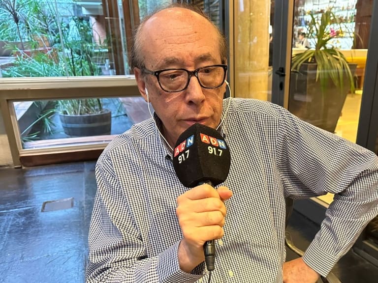 Alfredo Stöhwing reconoce interés por Pablo Parra en Colo Colo: "Ha habido acercamientos, pero no negociaciones todavía"