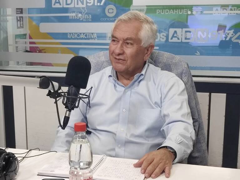 Enrique Paris por crisis de las isapres: «Es culpa de los que estaban en el parlamento y que ahora son gobierno»