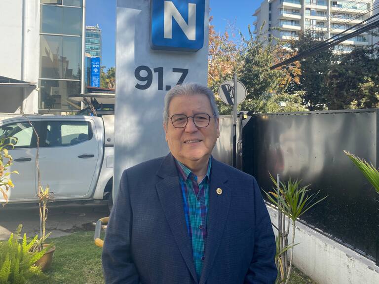Sergio Campos confiesa el momento que más lo marco en sus casi 50 años de carrera: “Fue un antes y después en Chile, se abrió una esperanza grande”