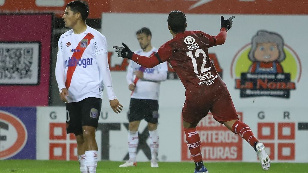 Jaime García critica ausencia de hinchas de Ñublense en decisivo choque ante Curicó Unido: "Lo considero injusto"