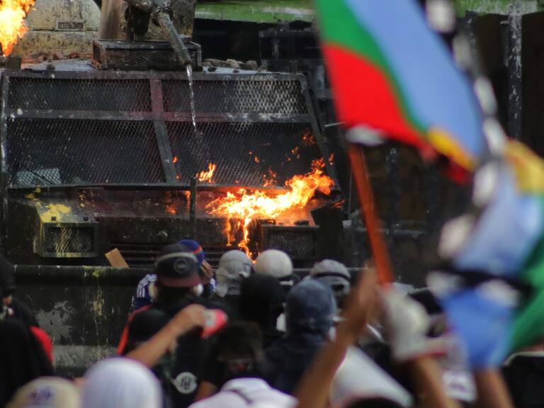 Exfuncionaria demandó a Municipalidad de Providencia por obligarla a infiltrarse en la «primera línea» en protestas