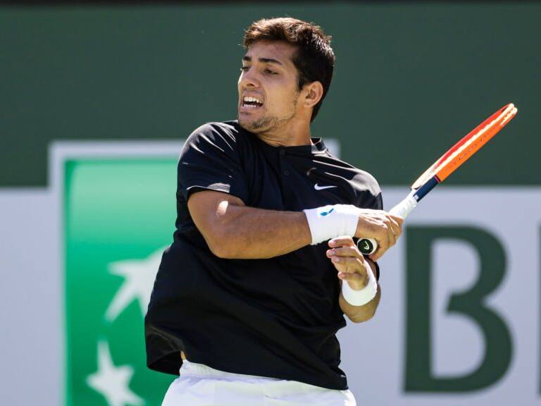 Cristian Garin no pudo con el argentino Tomás Etcheverry y quedó eliminado del ATP de Houston