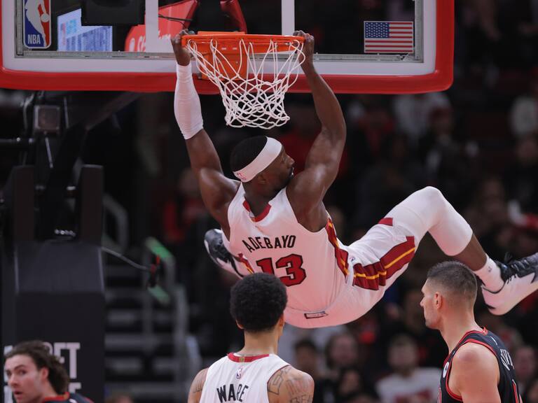NBA: Miami Heat y Dallas Mavericks quedan a un paso de los playoffs