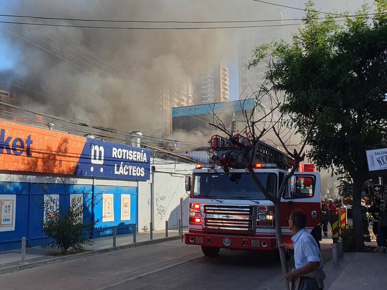 Voraz incendio en Viña del Mar | Agencia Uno