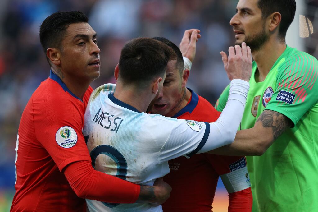 Gary Medel y Messi, Copa América 2019 (Getty Images)