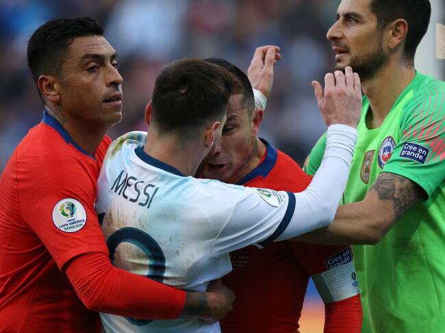 Gary Medel y Messi, Copa América 2019 (Getty Images)