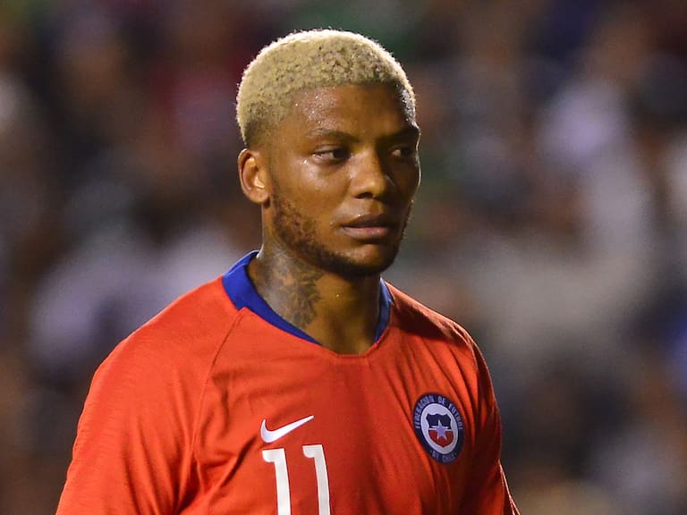 QUERETARO, MEXICO - OCTOBER 16: Junior Fernandes of Chile reacts during the international friendly match between Mexico and Chile at La Corregidora Stadium on October 16, 2018 in Queretaro, Mexico. (Photo by Jaime Lopez/Jam Media/Getty Images)