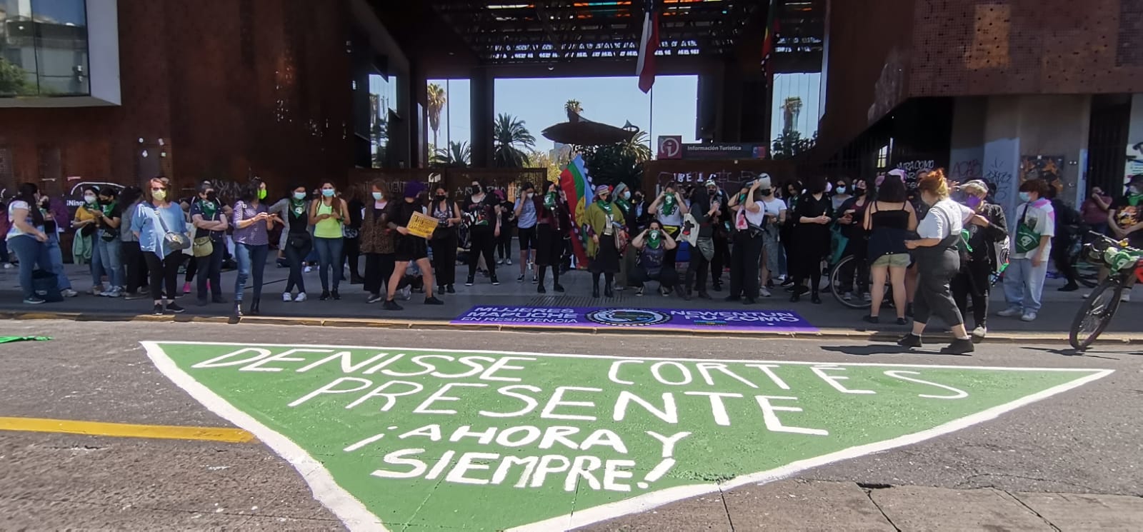 Manifestación feminista homenajeó a Denisse Cortés y pidió el fin de la militarización en la Araucanía