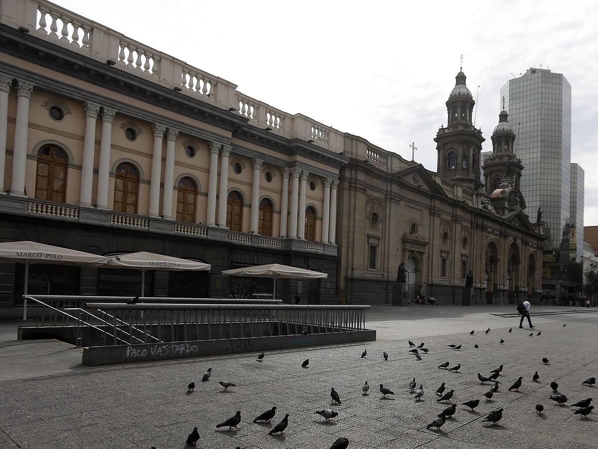 PDI investiga hallazgo de feto de «entre 24 y 26 semanas de gestación» cerca de la Plaza de Armas de Santiago