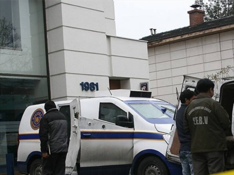 Asaltan y queman camión de valores en Maipú