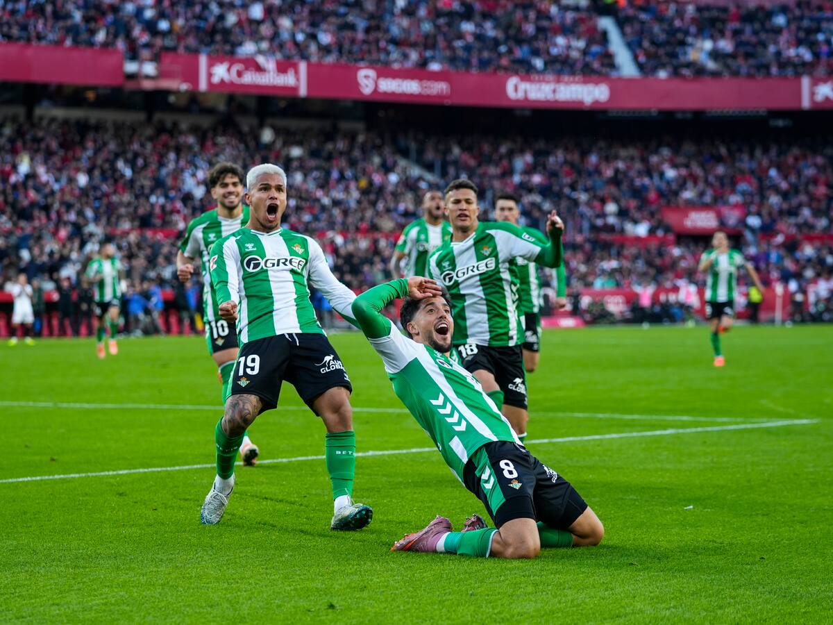 Con serios incidentes en las tribunas: Real Betis de Pellegrini se queda con el derbi ante el Sevilla de Alexis Sánchez