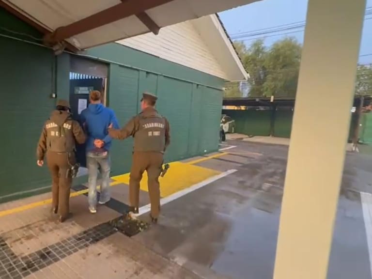 Detienen a conductor que provocó choque en Maipú y huyó sin prestar ayuda