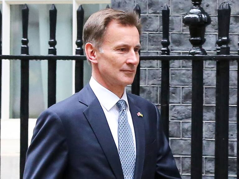 El ministro de economía británico Jeremy Hunt en la ciudad de Londres