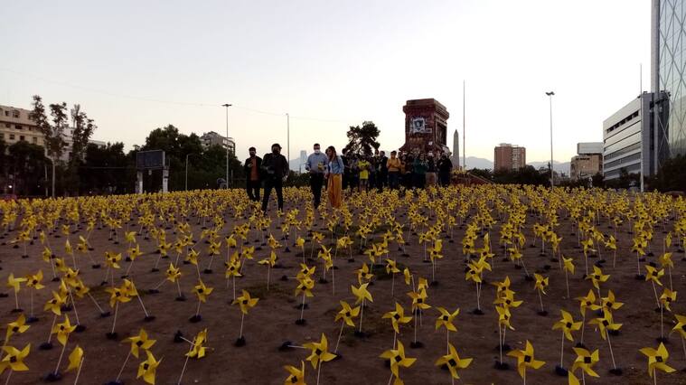 Sichel llenó de remolinos amarillos Plaza Baquedano