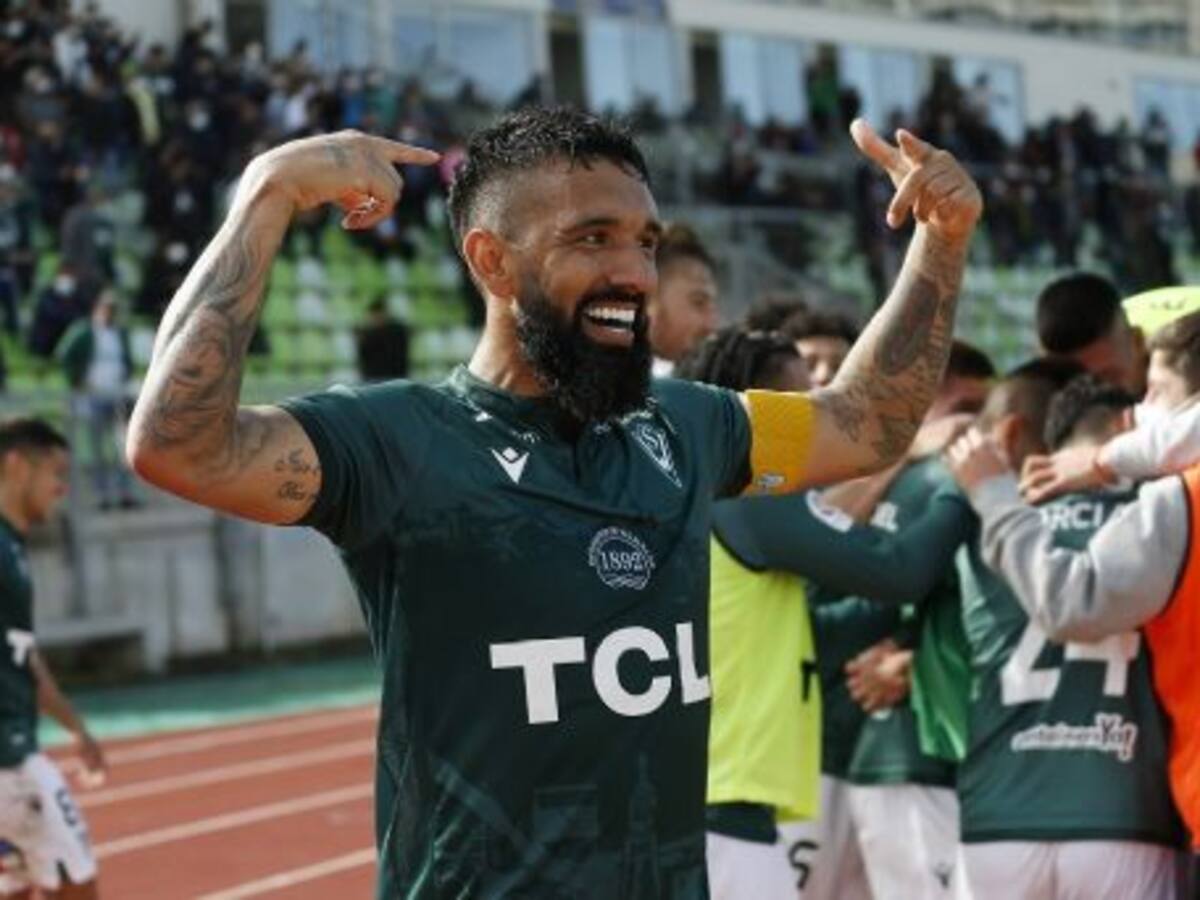 Carlos Caszely quiere ver a Ronnie Fernández en Colo Colo: «Juega, corre, marca y va a todas las pelotas»