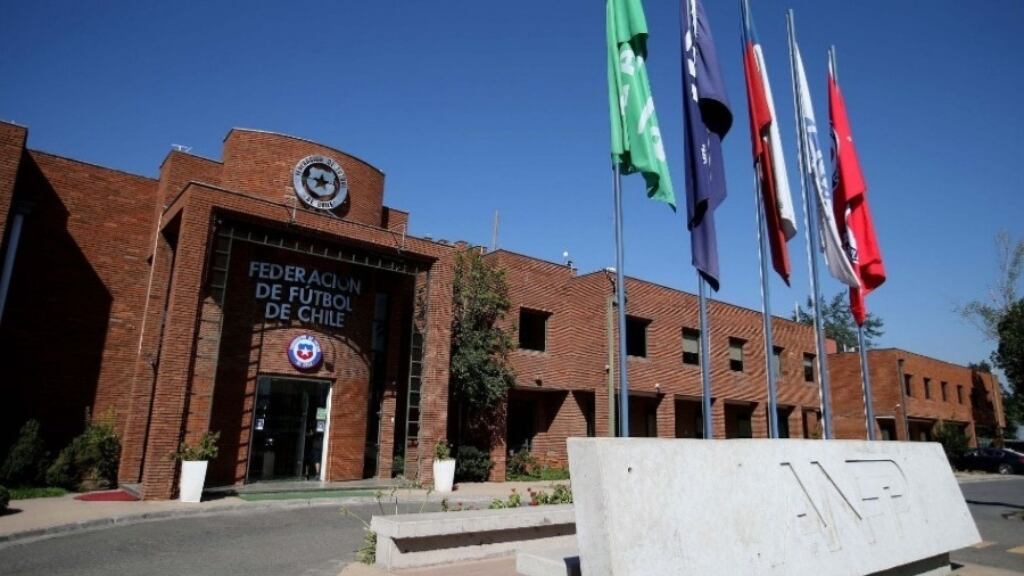Investigación determinó millonario pago de boletas ideológicamente falsas por parte de la Comisión de Árbitros de la ANFP