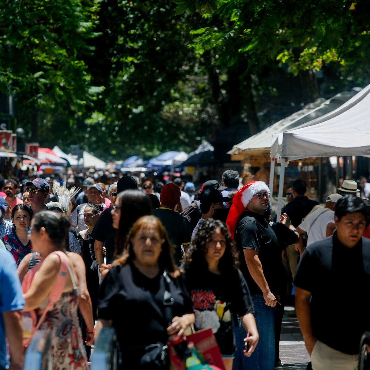 Desempleo sube a 9,1% en Chile: mujeres registran tasa de 10,5% y crece la informalidad