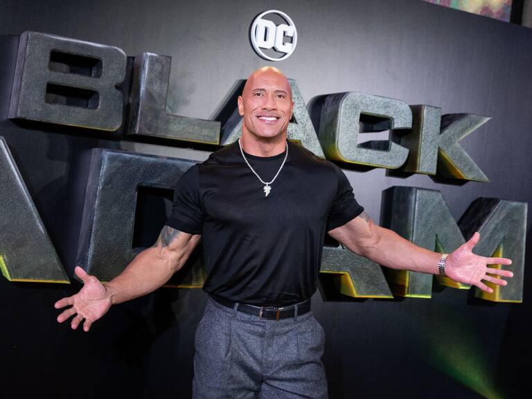 Dwayne «la Roca» Johnson paga histórica deuda con un comercio en Hawái
