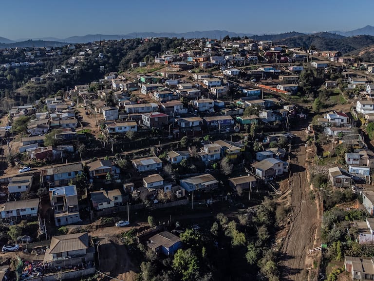Techo-Chile advierte bajo cumplimiento del Plan de Emergencia Habitacional para campamentos