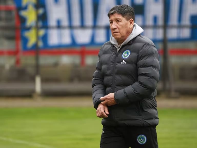 Jaime Vera no seguirá como DT de Puerto Montt tras ascender a Primera B y se desata la polémica: “No pasa por dinero...”