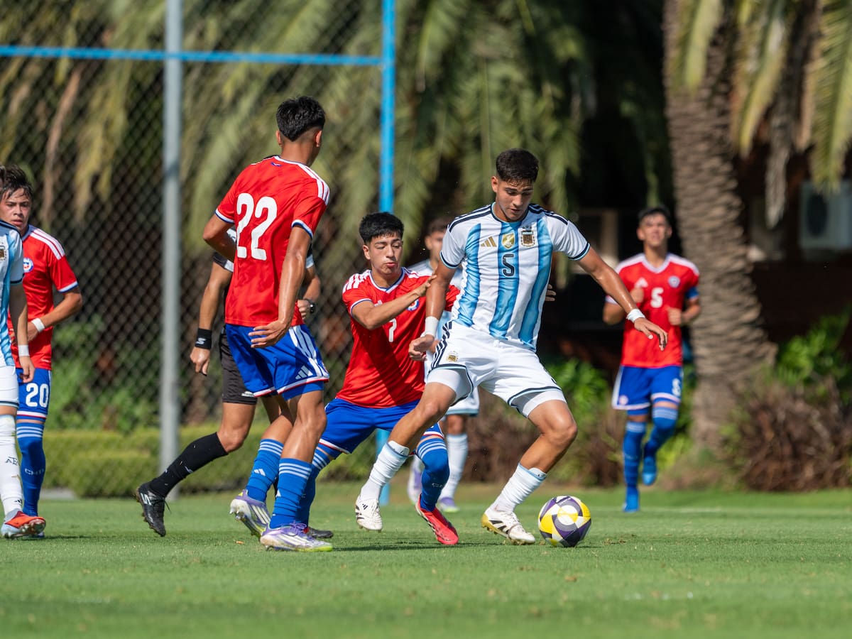 Chile sufre durísima goleada ante Argentina en amistoso preparatorio para el Sudamericano Sub 17