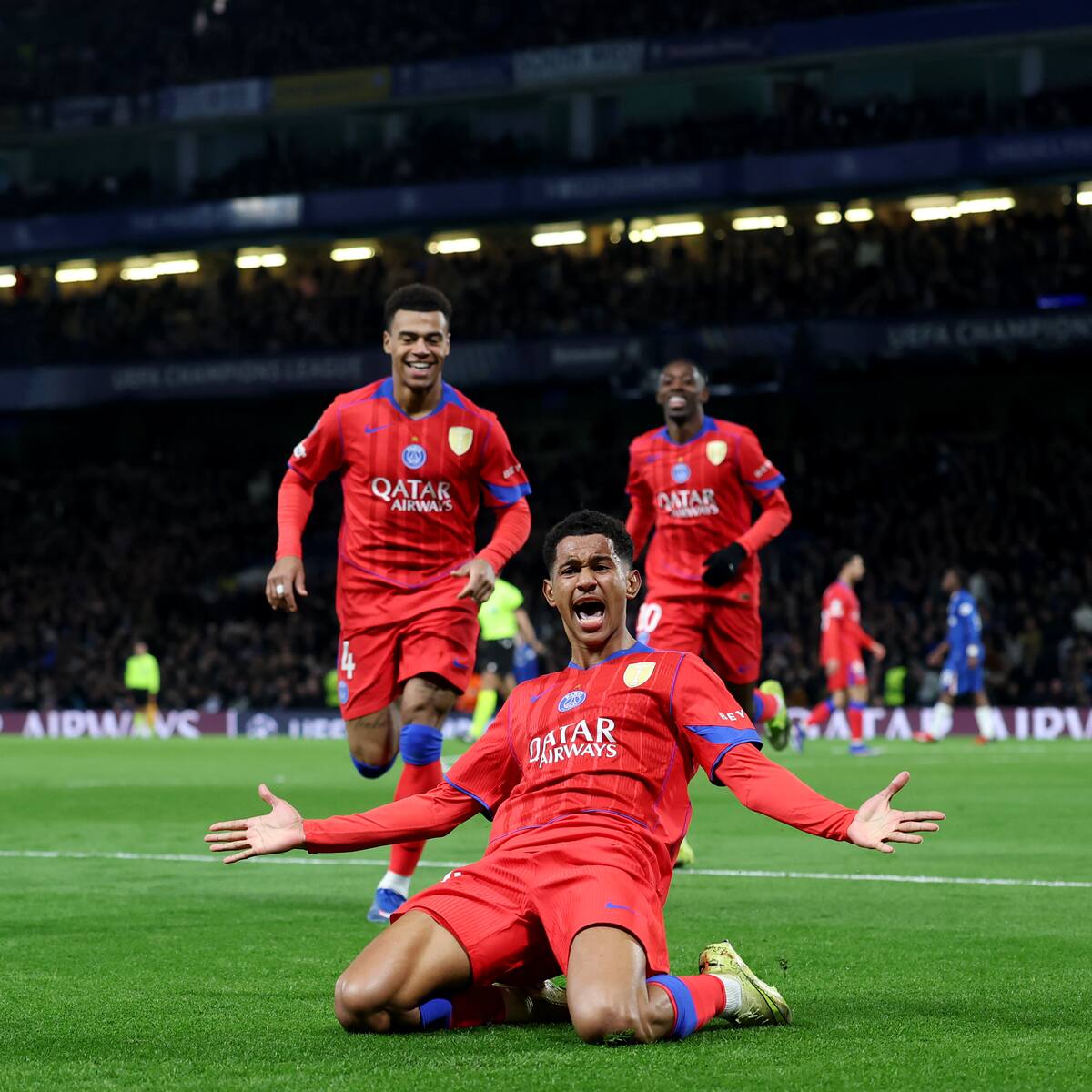 El campeón vigente mete miedo: PSG aplasta al Chelsea para meterse en cuartos de final de la Champions