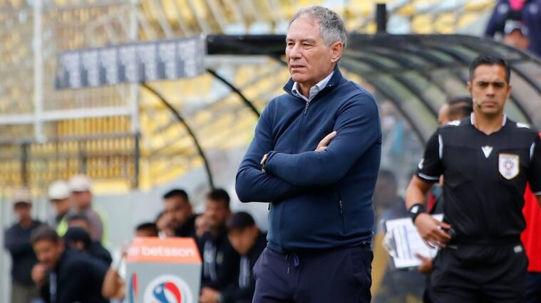 La crítica de Ariel Holan al juego de la UC tras la victoria sobre Everton: "Queríamos hacer el tercer gol antes que el primero"