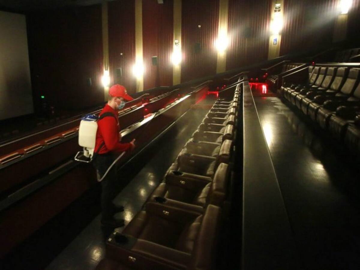 Cadena de cines anunció que reabrirá sus salas en Antofagasta y Chillán