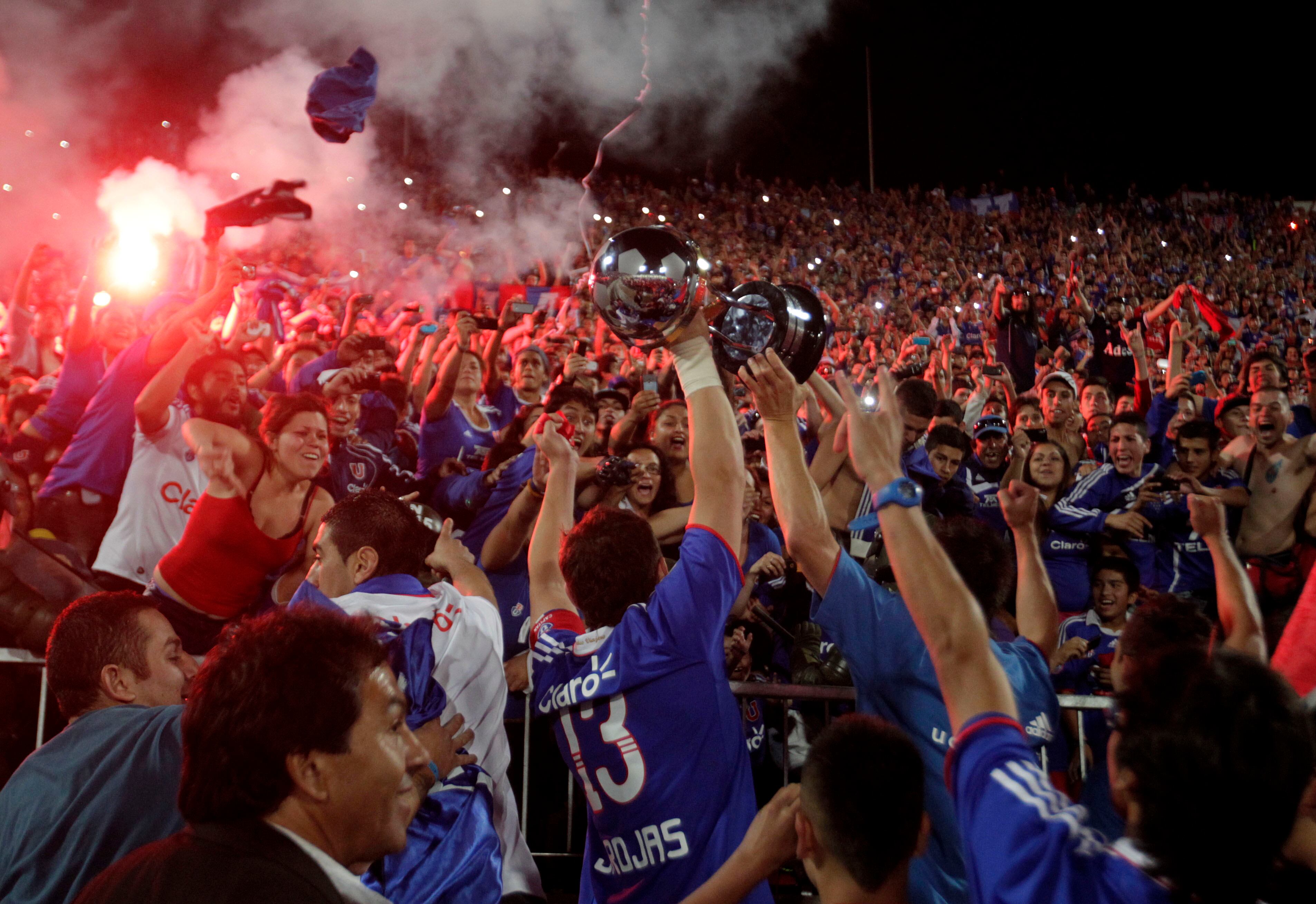 ¡Felicidades azules! Este sábado la U conmemora 13 años de la obtención de su Copa Sudamericana 2011 | Agencia Uno