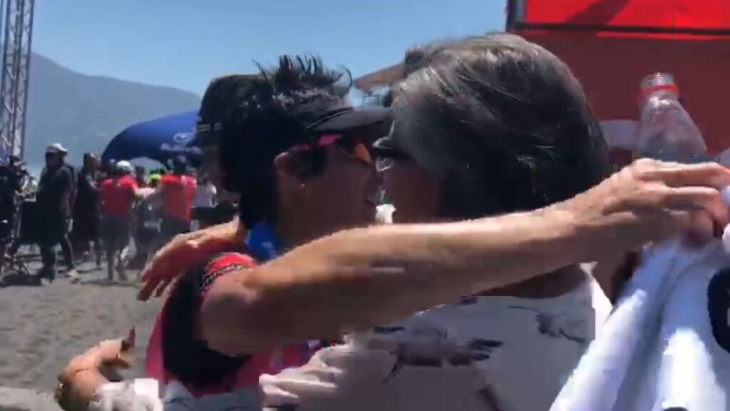 El emocionado abrazo entre Bárbara Riveros y su madre en Pucón: "Estoy muy contenta de acercarme más a ella"