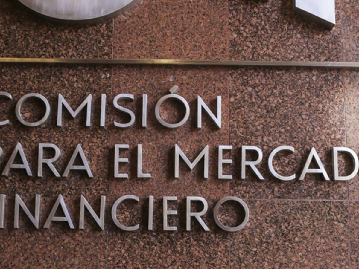 Eventuales práctica extorsivas y usura: CMF presenta denuncia contra dos aplicaciones de préstamos no fiscalizadas
