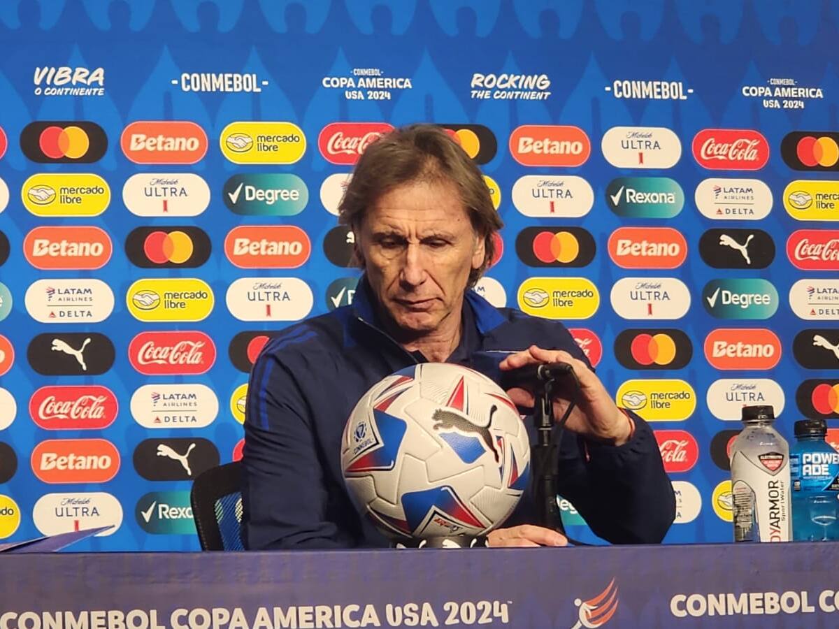 Ricardo Gareca lamenta la falta de claridad ante Perú y la cancha “muy seca”: “Lo más importante es sumar en esta instancia”