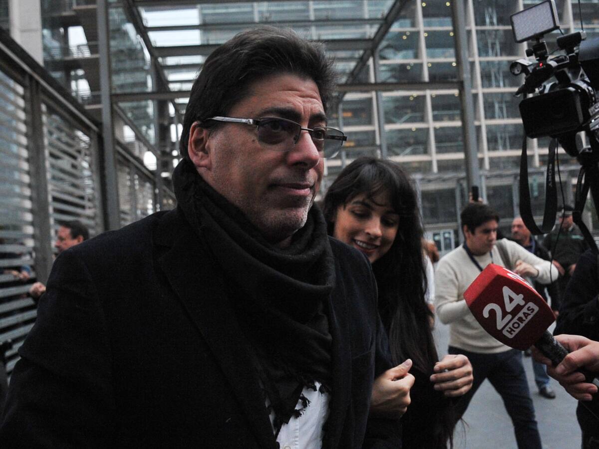 Con agresiones a la prensa: así fue la caótica llegada de Daniel Jadue al Centro de Justicia para su formalización