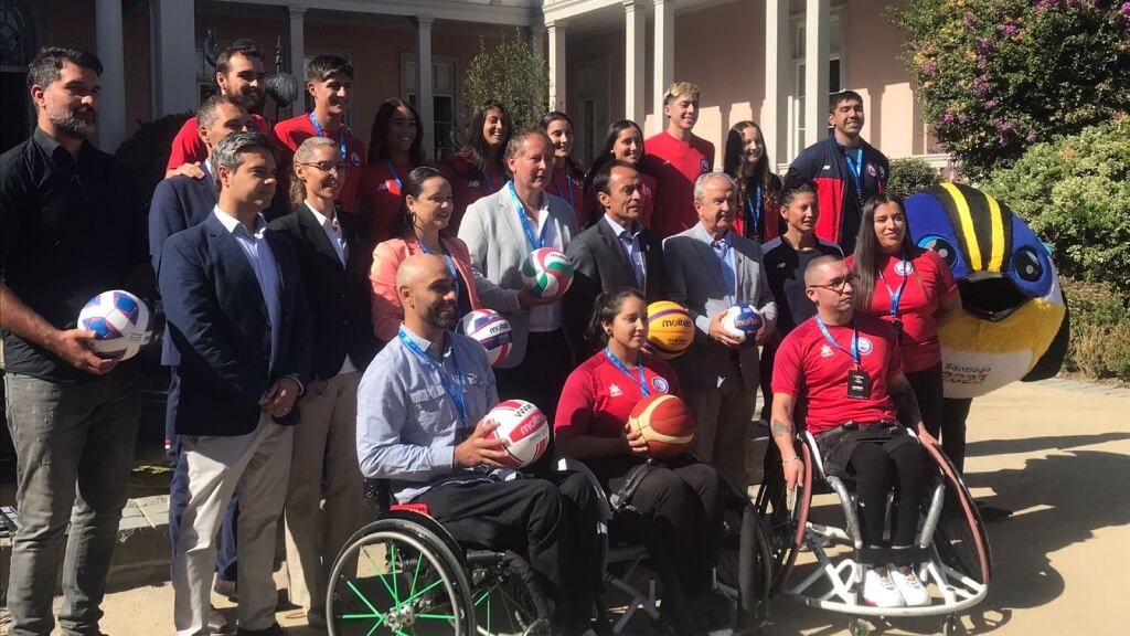 Santiago 2023 presenta los balones oficiales para la disputa de los deportes colectivos