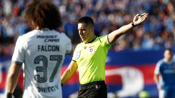 Árbitro chileno dirigirá duelo entre Athletico Paranaense y Racing por los cuartos de final de la Copa Sudamericana