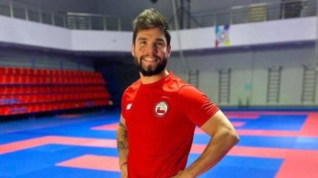 Rodrigo Rojas avanzó en el repechaje y peleará por la medalla de bronce en el Mundial de Karate