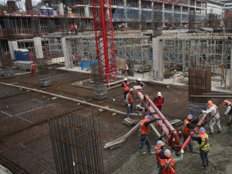 INE informó que informalidad laboral llegó a un 28,3% en el último trimestre del año 2021