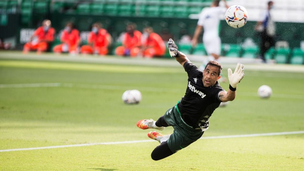 SEVILLA, SPAIN - SEPTEMBER 20: Claudio Bravo of Real Betis warms up during the spanish league, La Liga Santander, foorball match played between Real Betis Balompie and Real Valladolid at Benito Villamarin Stadium on September 20, 2020 in Sevilla, Spain. (Photo by Joaquin Corchero / AFP7 / Europa Press Sports via Getty Images )