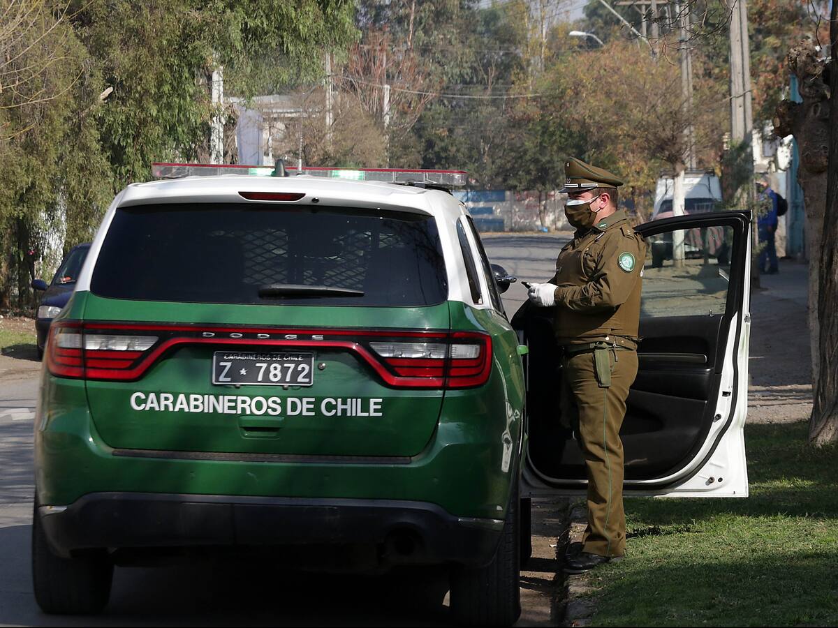 Adulto mayor amenazó a su hijo con un arma de fuego y se parapetó en su casa en Ñuñoa