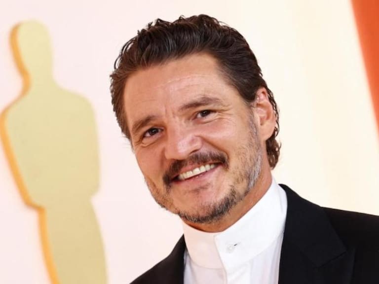 Pedro Pascal sorprende en los Óscar con radical cambio de look