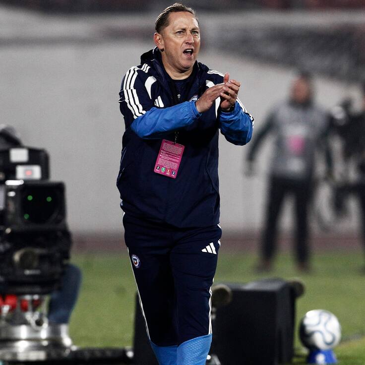 “Lo veremos con tiempo”: Luis Mena y su futuro como DT de La Roja Femenina tras quedar fuera del Mundial 2027