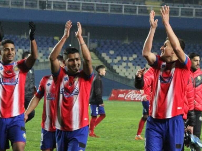 Deportes Linares da el batacazo ante Ñublense en Copa Chile con tremenda remontada en el segundo tiempo