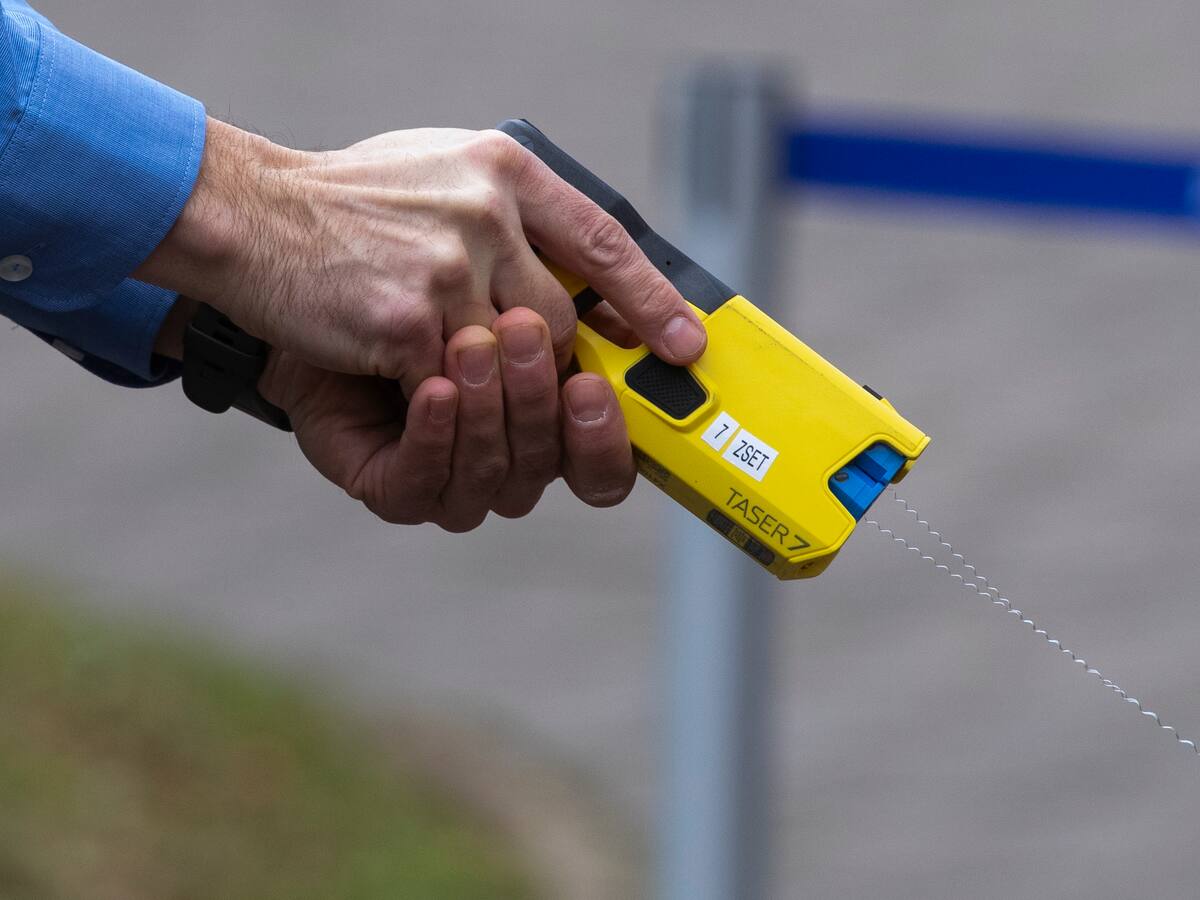 ¿En qué está el proyecto de Ley de Seguridad Municipal? Académico de la Usach detalla avance en el Congreso y cómo se incluyen las pistolas taser