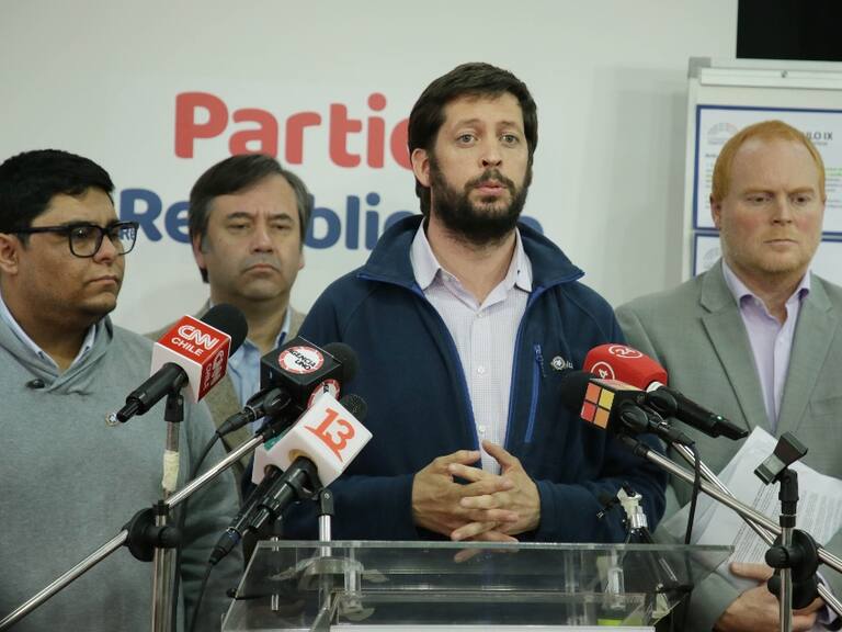 Republicanos piden renuncia de ministra Vega tras “telefonazo” de asesora con Héctor Llaitul