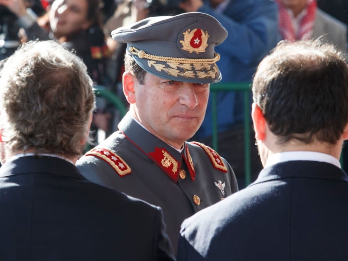 Comandante en jefe del Ejército por despliegue de militares en las calles: “Si se resuelve a nivel político, tenemos que estar dispuestos”